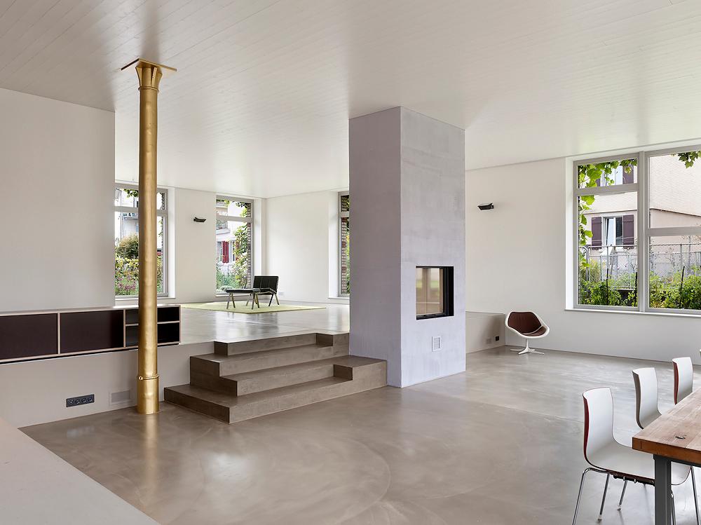  Architektur-Reportage: Nachhaltig umgenutzt: Der offene Wohnraum ist modern gestaltet
