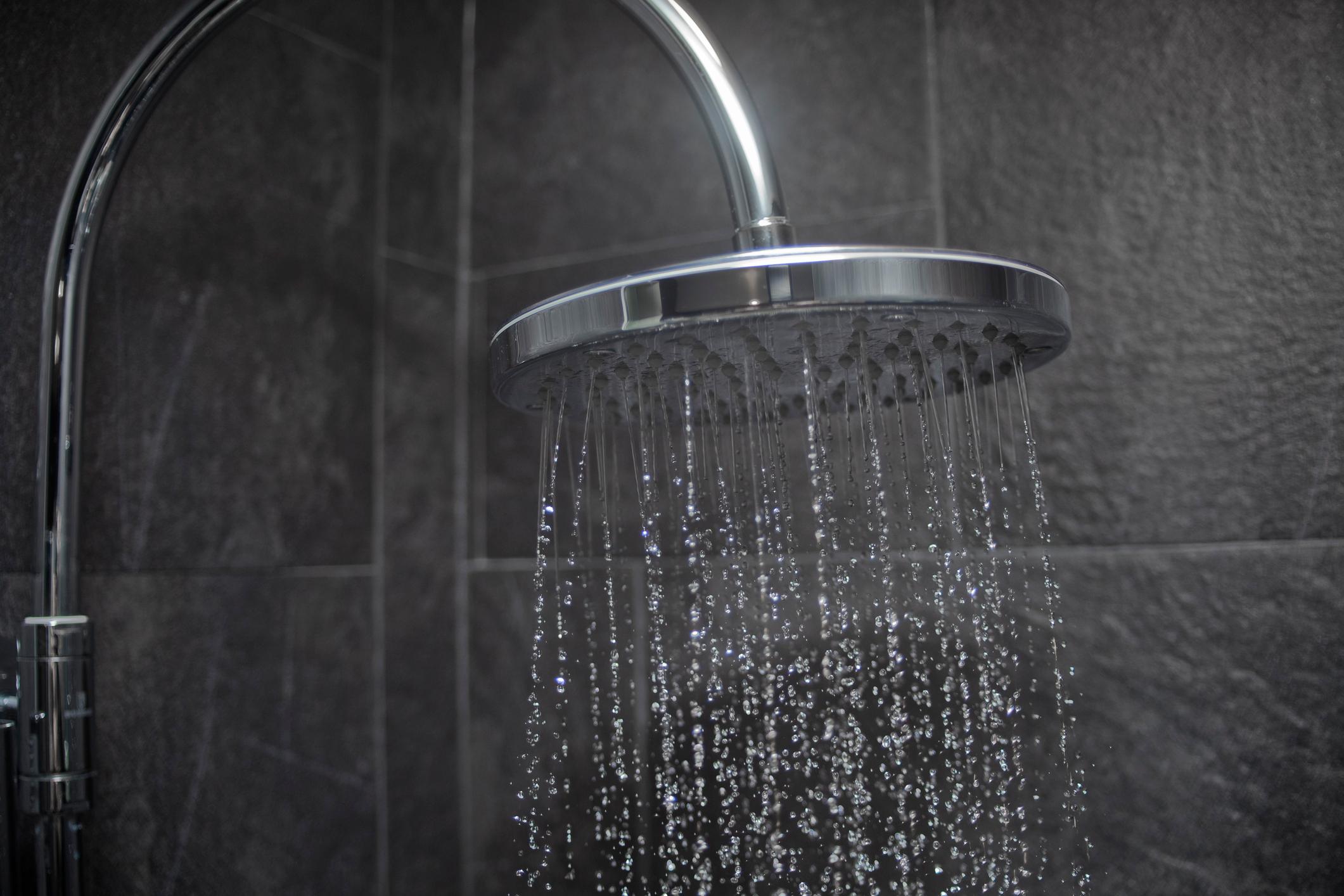  Systeme für die Warmwasserbereitung ermöglichen temperiertes Duschen in Sommer und Winter