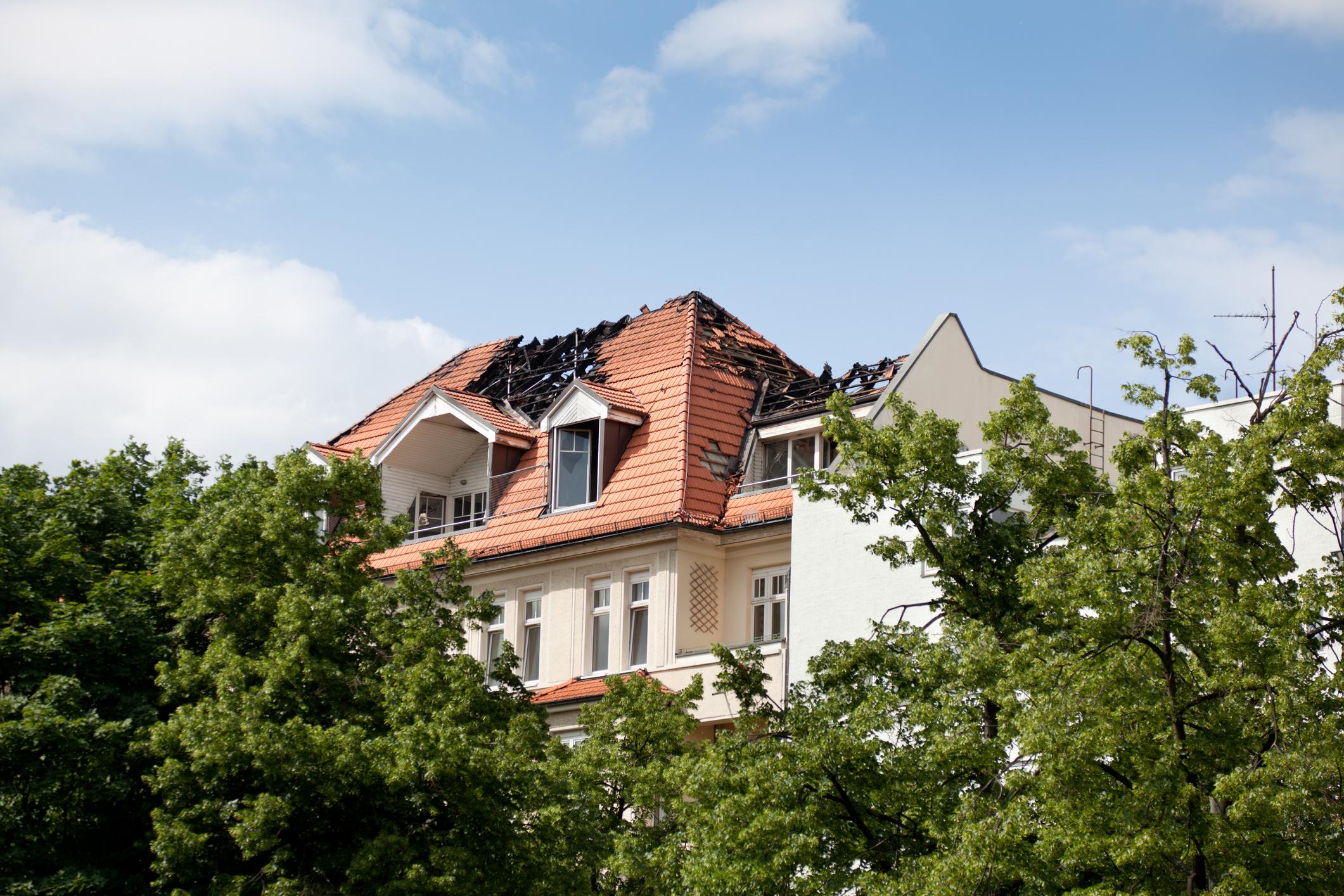 L’assurance immobilière couvre les dommages causés par des incendies et des éléments naturels. 