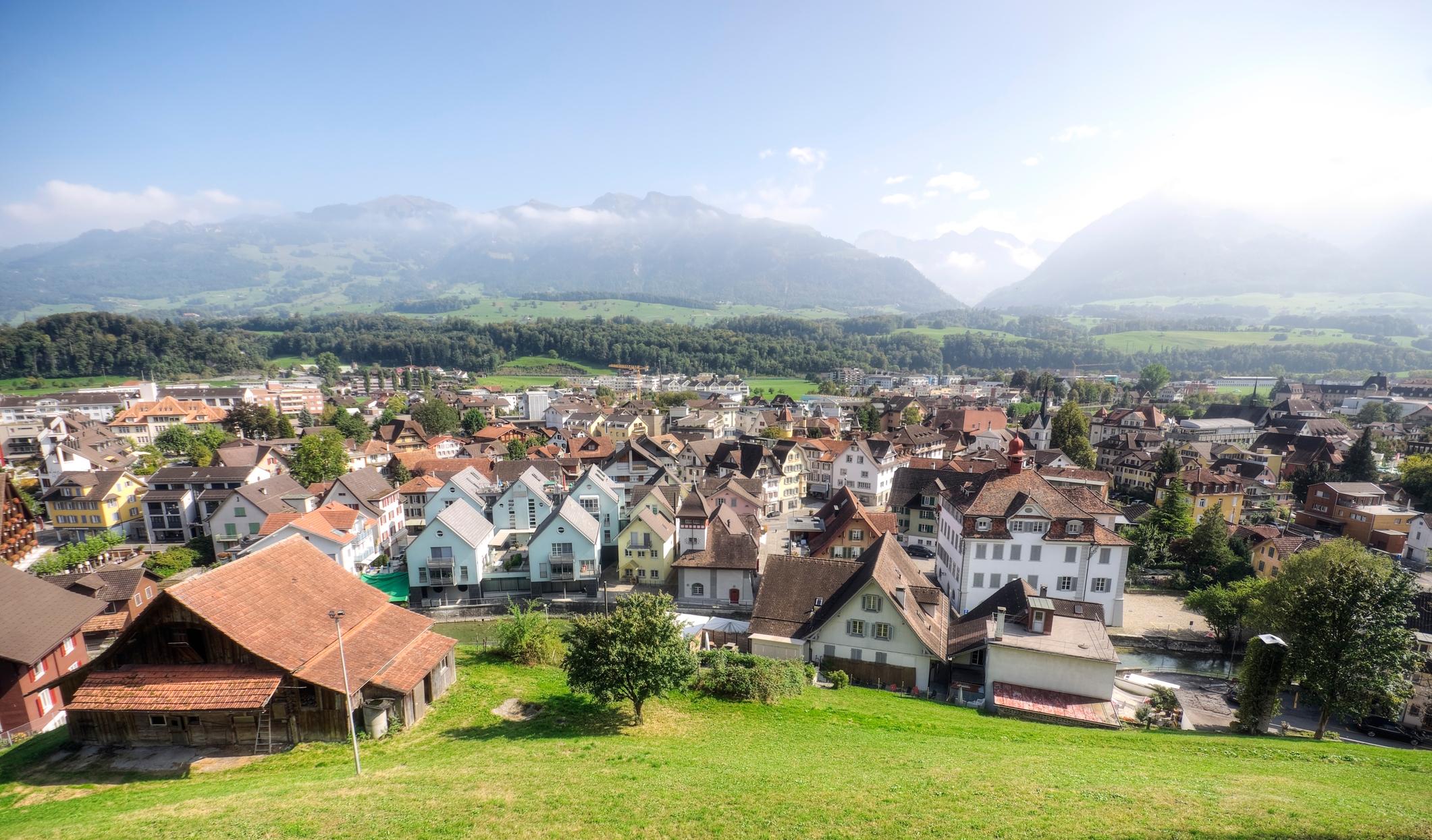  Dorf Sarnen - Steuern in der Schweiz
