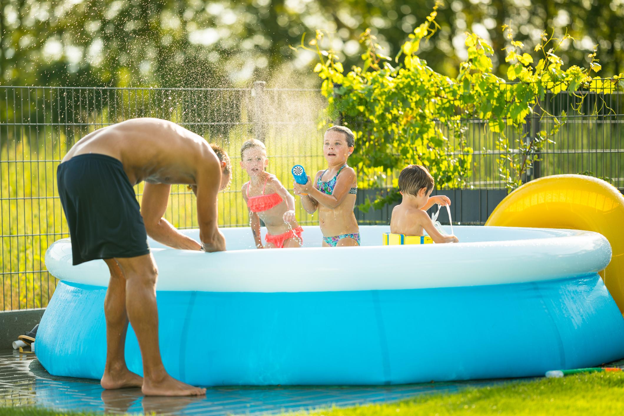 Gartenpools zum Aufstellen - sogenannte Quick Up Pools - sind der sommerliche Verkaufsschlager schlechthin.