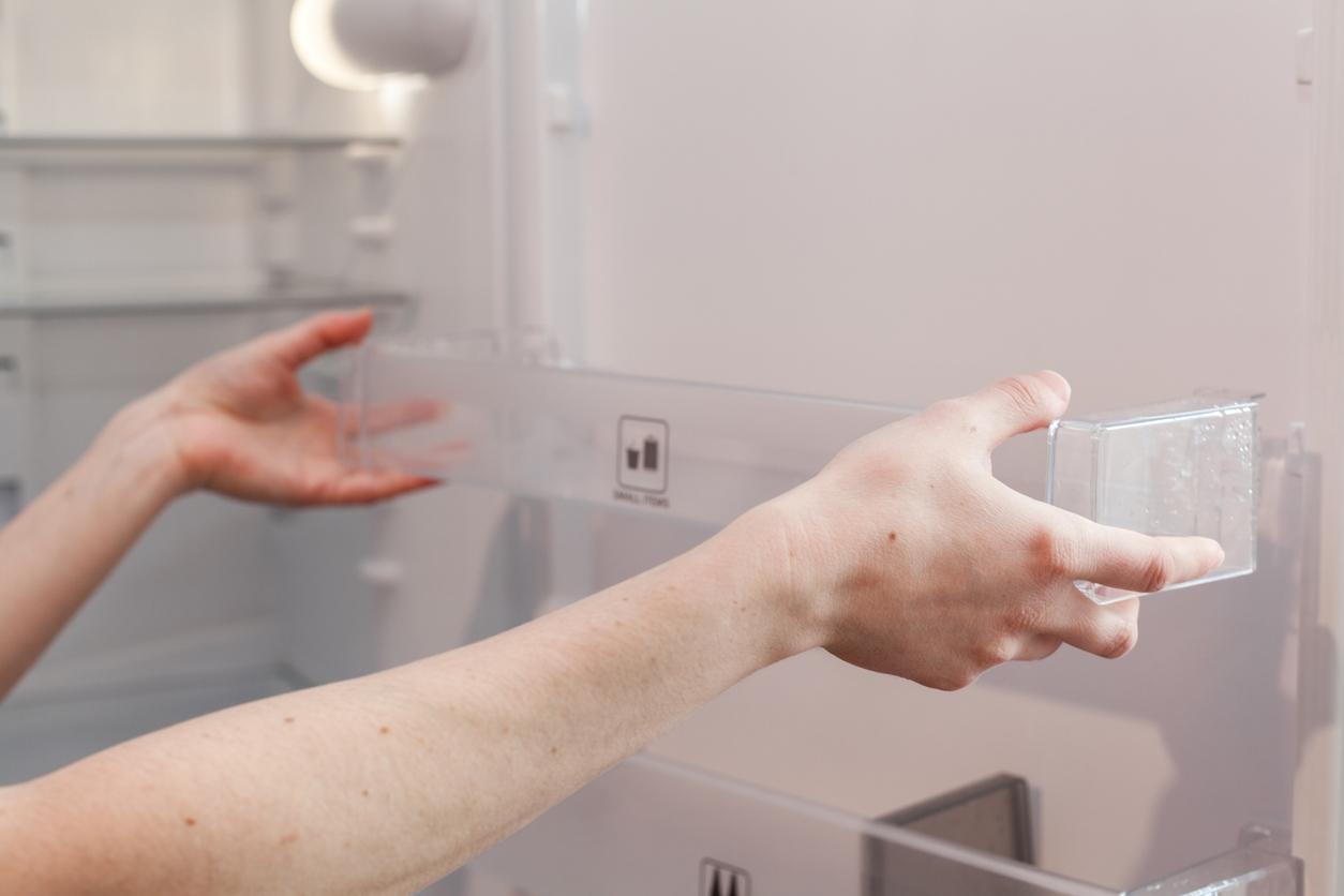 Beim gründlichen Reinigen des Kühlschrankes nimmt man Einzelteile am besten heraus